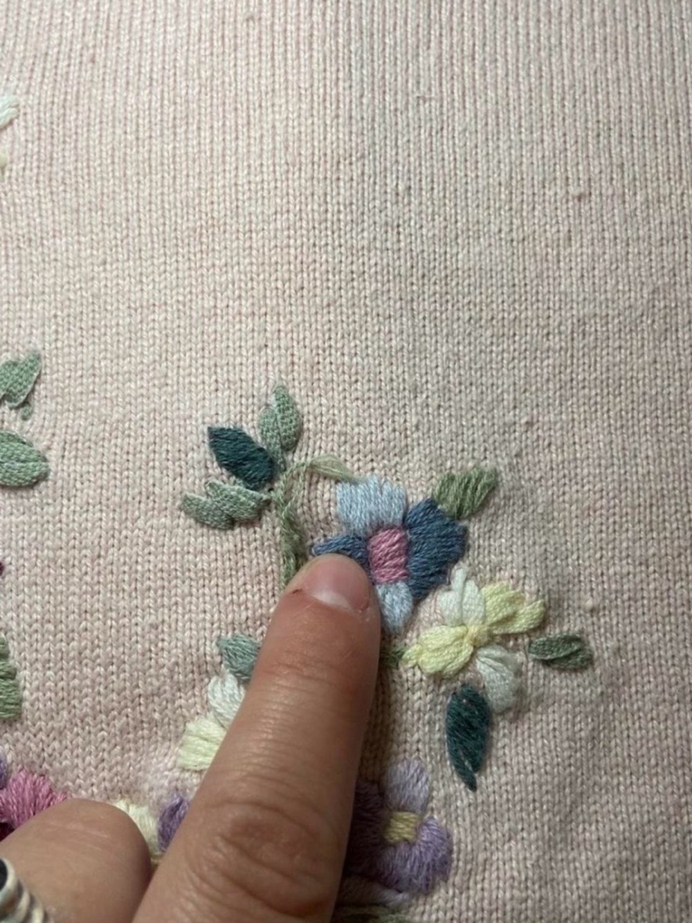 SOLD VTG 90s light pink silk embroidered floral button up cardigan Cottage - Picture 7 of 8